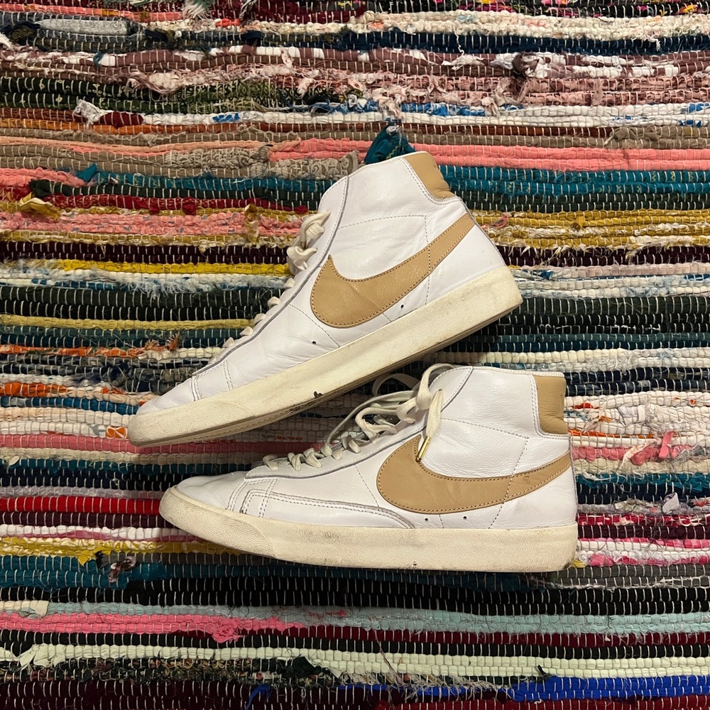 Nike Women’s Blazers White and Tan High-Top Sneakers W10/ M8.5